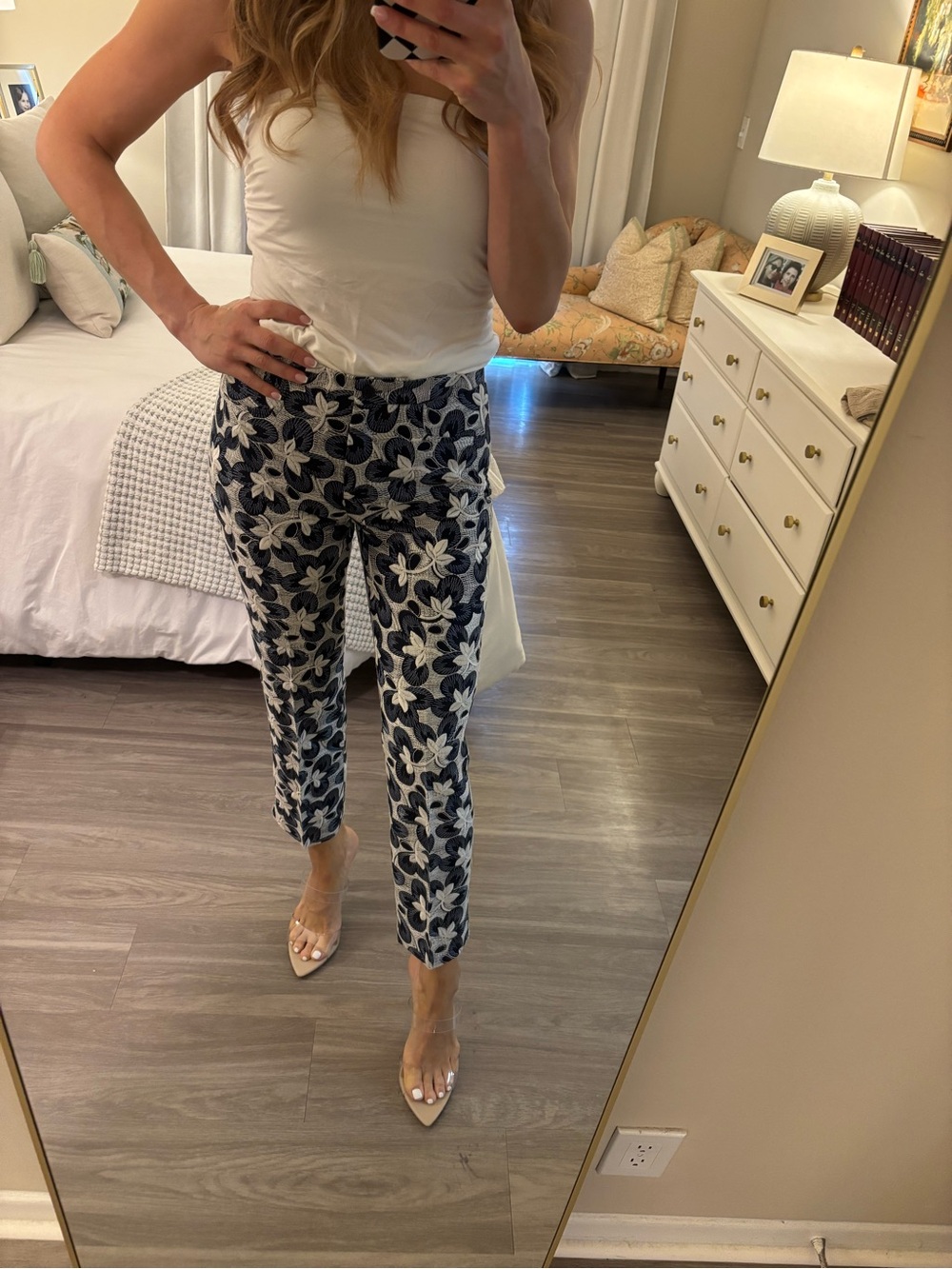 ✨ Il Gilet Navy & White Floral Embroidered Pants | Size 4 | NWT